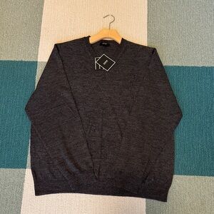 New Alfani Men's Wool Charcoal V-Neck Sweater